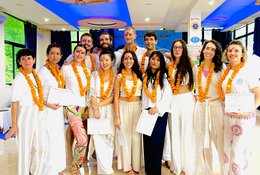 54 jours-500h en formation de professeur de yoga hatha, vinyasa, restauratif à Rishikesh, Inde
