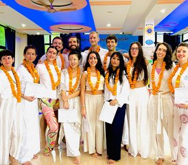 754 jours-500h en formation de professeur de yoga hatha, vinyasa, restauratif à Rishikesh, Inde - Photo 1