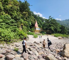 26 Tage 200-Stunden Ganzheitliche Hatha-Vinyasa-, Ayurveda-Yogalehrer Ausbildung in Rishikesh, Indien - Photo 4