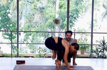 15 Tage 100-Stunden Yogalehrer Ausbildung mit Ayurveda in Kerala, Indien