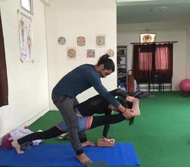 14 jours en stage de soins physiques, émotionnels, mentaux et spirituels 100h à Rishikesh, Inde - Photo 3