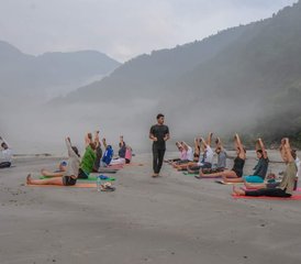 27 Tage Ganga Flussufer Yoga- und Meditations-Retreat in Rishikesh, Indien - Photo 1