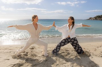 8 Tage Yoga Retreat in Sardinien, Italien mit Boutique-Zimmer, Pool mit Meerblick und Spa