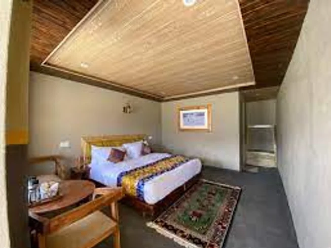 8 Day Guided Luxury Motorcycle Tour in Ladakh, India photo 10