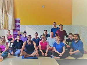 25 jours-200h en formation de professeur de yoga à Rishikesh, Uttarakhand, Inde
