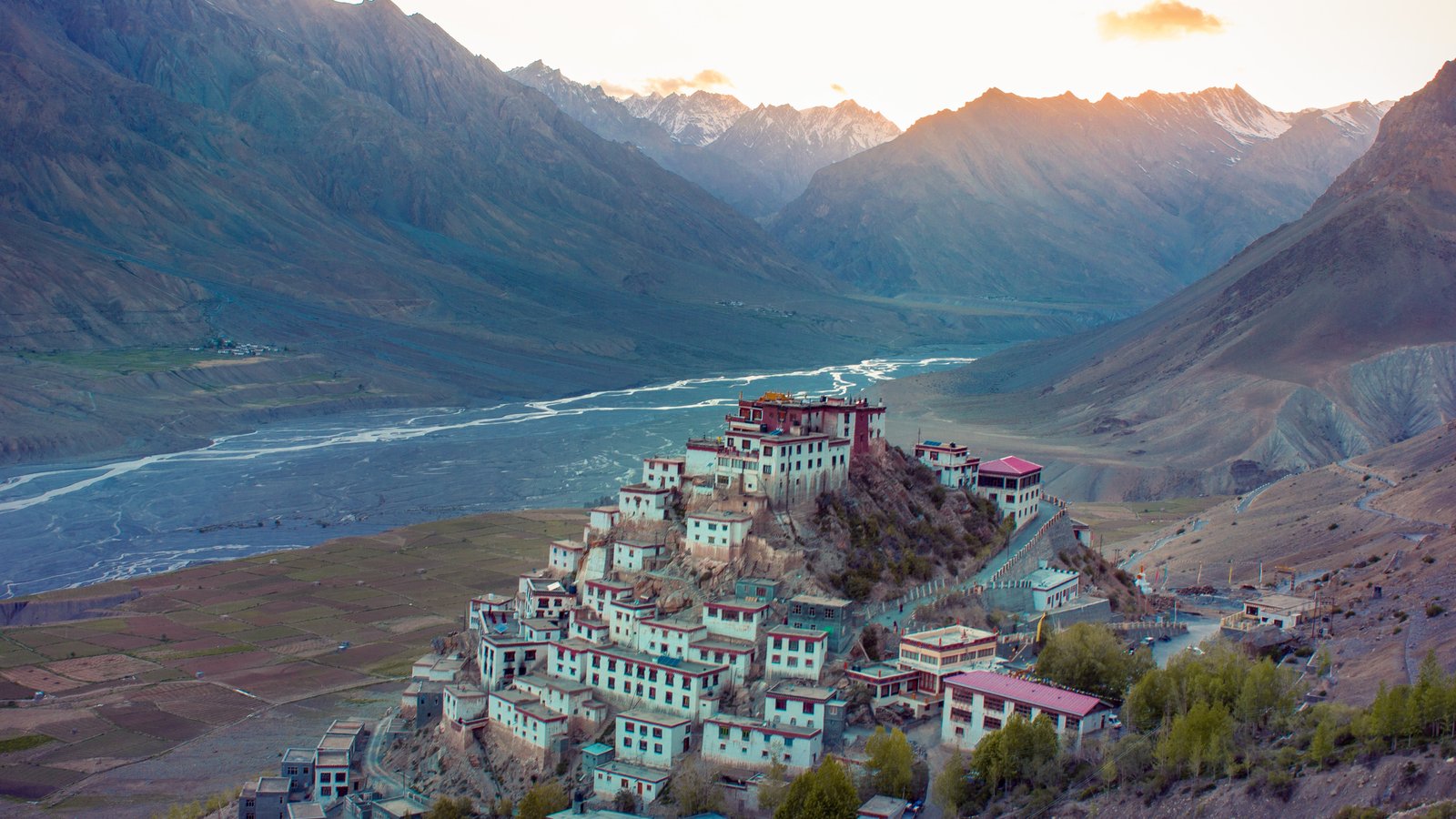 Top 10 Yoga Retreats in Himalayas