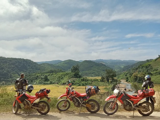 5 Day Laos Scenic Guided Motorbike Tour from Luang Prabang to Pak Beng, Houay Xai, and Luang Nam Tha