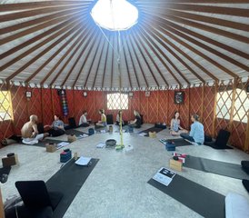 119 Daagse Ontspannende 50-Uur Restorative & Yin Yoga Docentenopleiding in Oregon, USA - Photo 1
