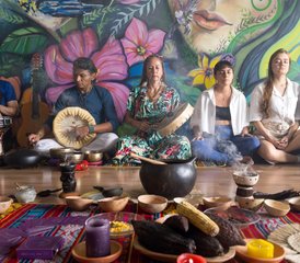 29 días de programa de prácticas de profesorado de yoga de 100 horas en la Ciudad de la Eterna Primavera en Medellín, Colombia - Photo 3