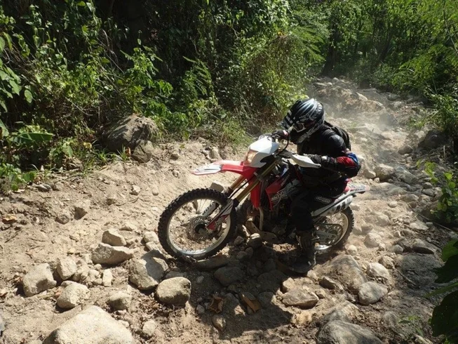 8 Day Guided Enduro Motorcycle Tour in Pattaya With VIP Speedboat 3 Deserted Islands Charter