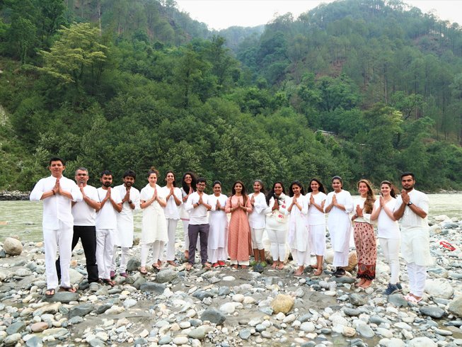The Best 6 Places for an India Yoga Retreat