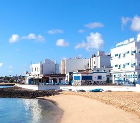15 días de curso de español y campamento de surf en Corralejo, Fuerteventura, España - Photo 4