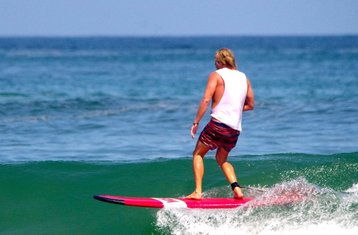 4 días de surf y estancia en Canggu, Bali, Indonesia