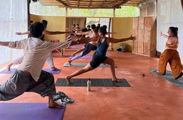 21 jours-200h en formation de professeur de yoga hatha, ashtanga et vinyasa dans la jungle d'Arambol, Goa