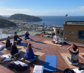 115 jours de bien-être en stage de yoga yin, kundalini et thermes à Ischia, Italie - Photo 1