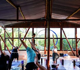 1010 días de retiro de yoga y bienestar para perder peso y divertirte en Arenal, Alajuela, Costa Rica - Photo 1