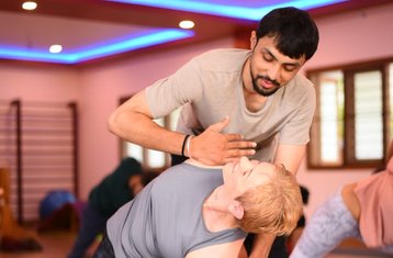 26 Tage 200-Stunden Ashtanga Vinyasa Yoga Lehrerausbildung in Mysore, Indien