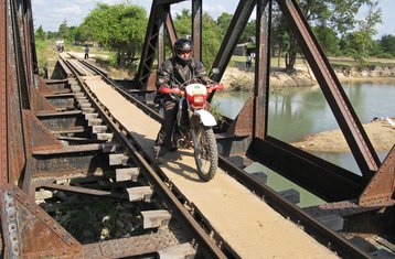 9 días de tour guiado en moto por lo más destacado de Camboya