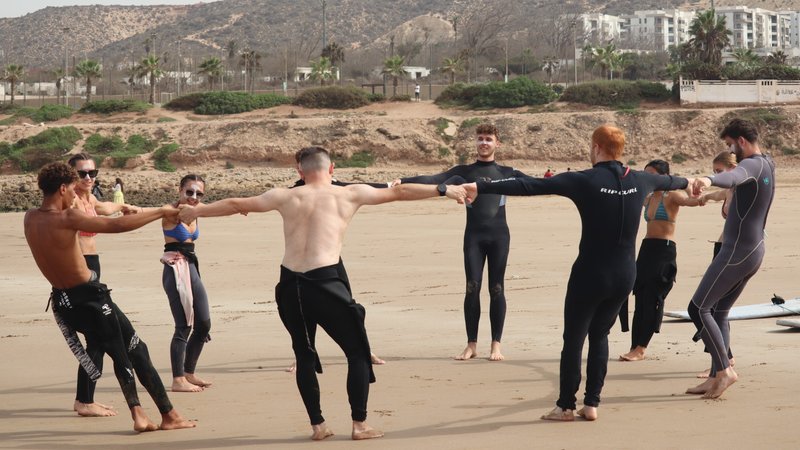 6 jours en stage de surf et expédition dans le désert en 4x4 à Taghazout, Maroc