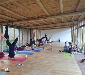 28 días de profesorado de yoga multiestilo de 200 horas en Quito, Ecuador - Photo 3