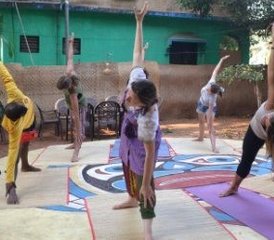 1023 Tage 200-Stunden Yogalehrer Ausbildung in Rishikesh, Indien - Photo 1