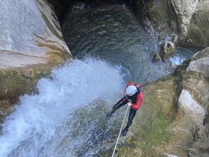 1 Day Non-Residential Technical Canyoning with a 60-Meter Waterfall in The Ecouges, Vercors, France
