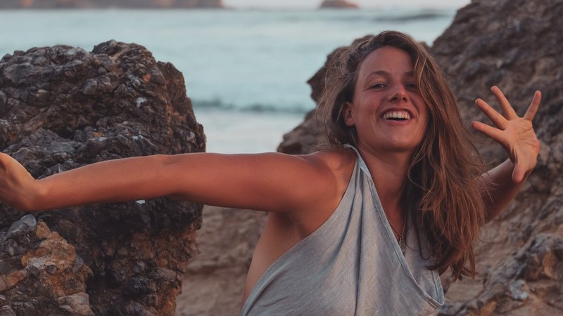 21 Tage Selbstbestimmter Online Kurs LIEBEration mit Yoga, Achtsamkeitsmeditationen, 4x 1:1 Coaching