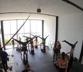 5 Täge Akrobatikkonferenz 2026 in Granada, Spanien mit AcroYoga, Thai-Massage und mehr - Photo 4