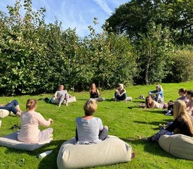 114 días de retiro de yoga de verano en el impresionante Erth Retreat en Cornwall, Reino Unido - Photo 1