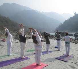 24 días de formación de profesorado de yoga de 200 horas en Rishikesh, India - Photo 5