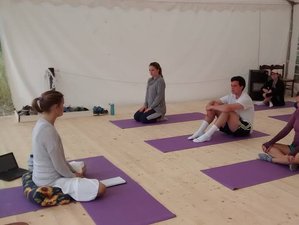 35 Tage 250 Stunden Traditionelles tantrisches Yogalehrer-Training in Lazio, Italien