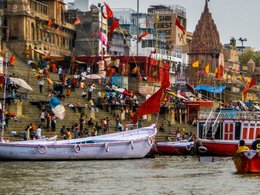 Varanasi Retraites et Voyages