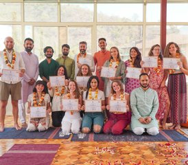 460 días de profesorado tradicional de kundalini yoga de 500 horas en Rishikesh, India - Photo 1