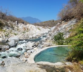 115 jours en retraite lumière intérieure pour les femmes aux sources minérales magiques, Oaxaca, Mexique - Photo 1