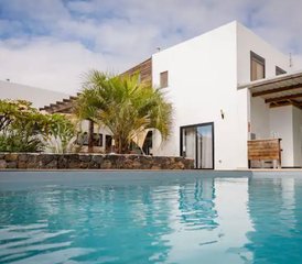 8 Tage „Waves of Change“ Coaching Retreat mit Surfen und Yoga auf Fuerteventura, Spanien - Photo 3