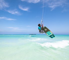 8 Tage Yoga Urlaub mit Kitesurfen oder Wing Foilen am Strand in Sansibar, Tansania - Photo 4
