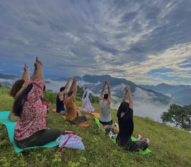 54 jours-500h en formation de professeur de yoga hatha, vinyasa, restauratif à Rishikesh, Inde - Photo 3