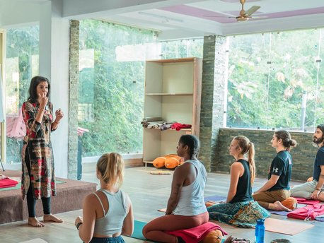 100-Stunden Yogalehrer Ausbildung