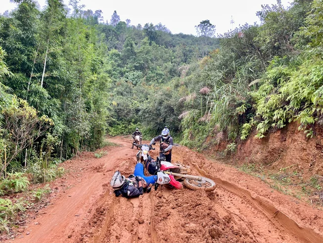 5 Day Ba Be National Park, Cao Bang, Quang Uyen, and Lang Son Vietnam Guided Motorbike Tour photo 2
