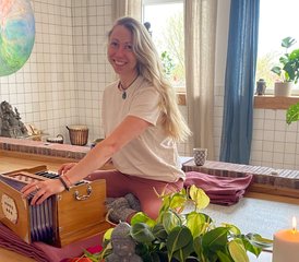 67 Tage 80-Stunden Bhakti Yoga Ausbildung in Klanxbüll, Deutschland - Photo 1