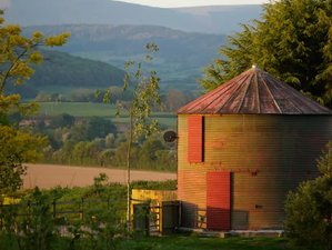5 Day Mid-Week Hiking and Yoga Retreat in Brecon Beacons, United Kingdom