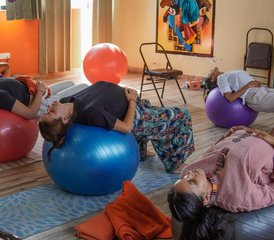 9 Tage 85-Stunden Prä- und Postnatale Yogalehrer Ausbildung in Rishikesh, Indien - Photo 2