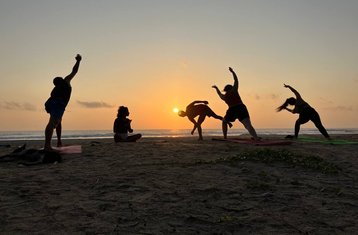 24 días de formación de profesorado de yoga de 200 horas multistilo en Kerala, India