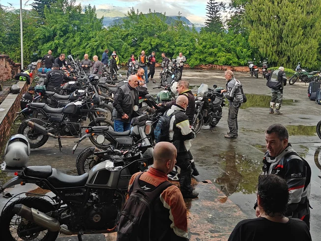 10 Day Nepal Guided Bike Expedition to Lo Manthang photo 4