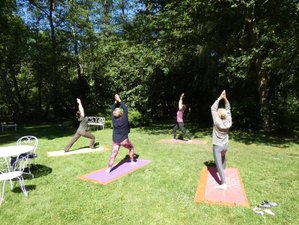 5 jours en long week-end de yoga et randonnée dans un chalet en bord de rivière dans le Morvan