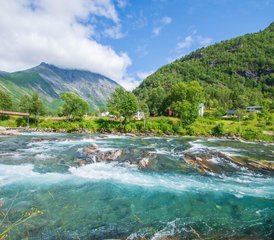 3 Day Hiking and Yoga Weekend in Ålesund, Norway - Photo 3