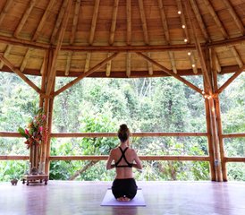 27 jours-85h en formation de professeur de yin yoga somatique sensible aux traumatismes à La Fortuna, Costa Rica - Photo 1