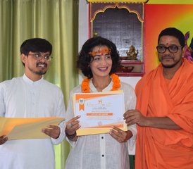 728 jours-200 heures en formation de professeur de yoga vinyasa flow et ashtanga à Rishikesh, Inde - Photo 1