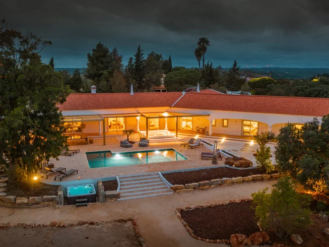 8 Days Beginner And Intermediate Saturday Surf Camp In Bensafrim Portugal