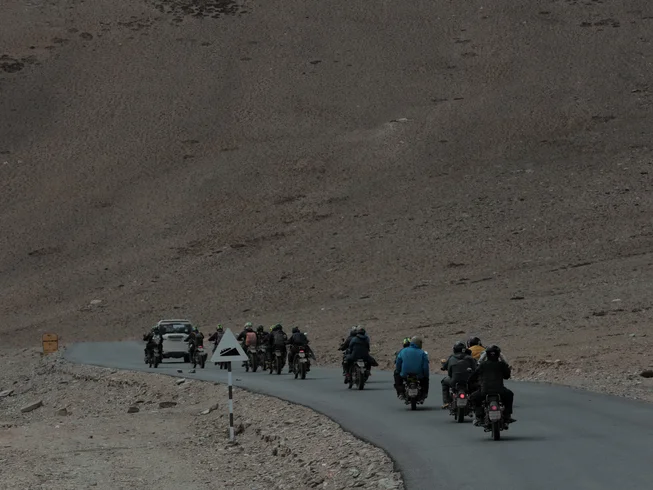 8 Day Leh to Leh With Umling La Pass Guided Motorcycle Tour in India photo 5